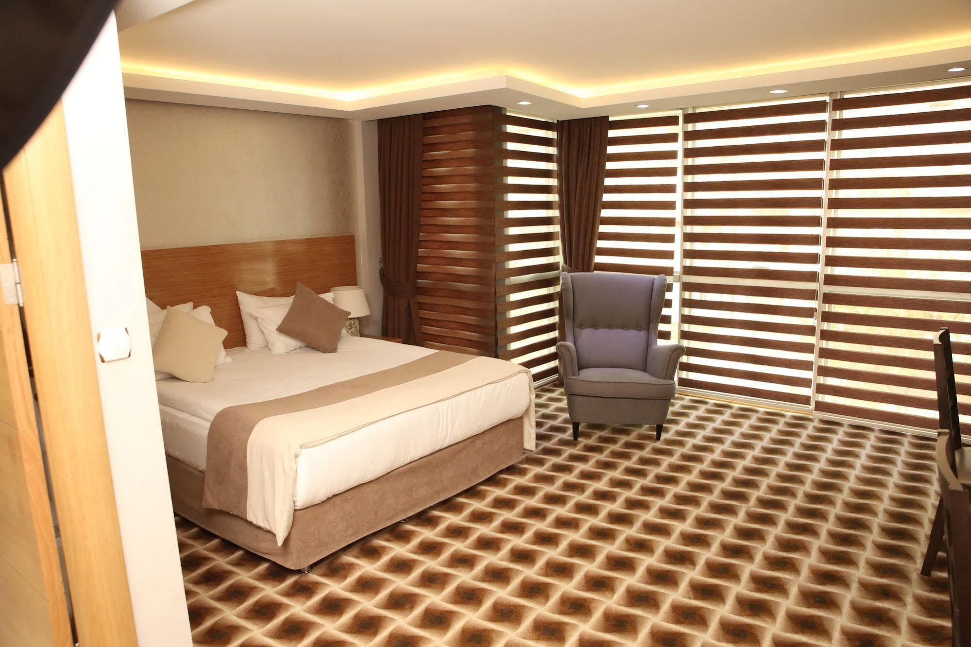 Way Hotel Σμύρνη Εξωτερικό φωτογραφία